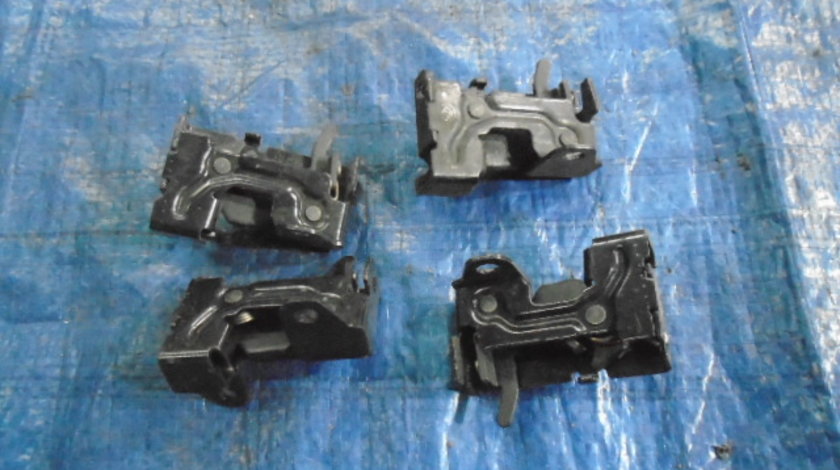 Broasca Capota stg+dreapta Mercedes E-Class W212 A2128800160