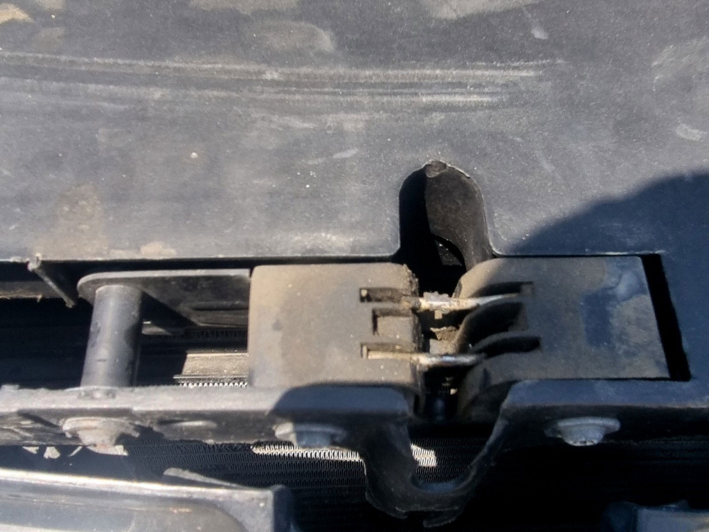 Broasca capota Volkswagen Jetta 3 (1K2) [Fabr 2005-2010] 1.9 TDI BXE 77KW / 105CP