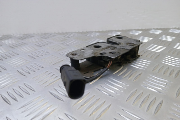 Broasca capota Volkswagen VW Passat B6 [2005 - 2010]