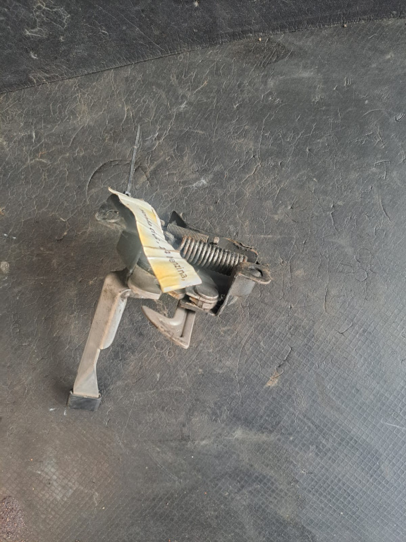 Broasca deschidere capota Honda Civic, 1.4 benzină 61 kw 2009 cod motor L13A7