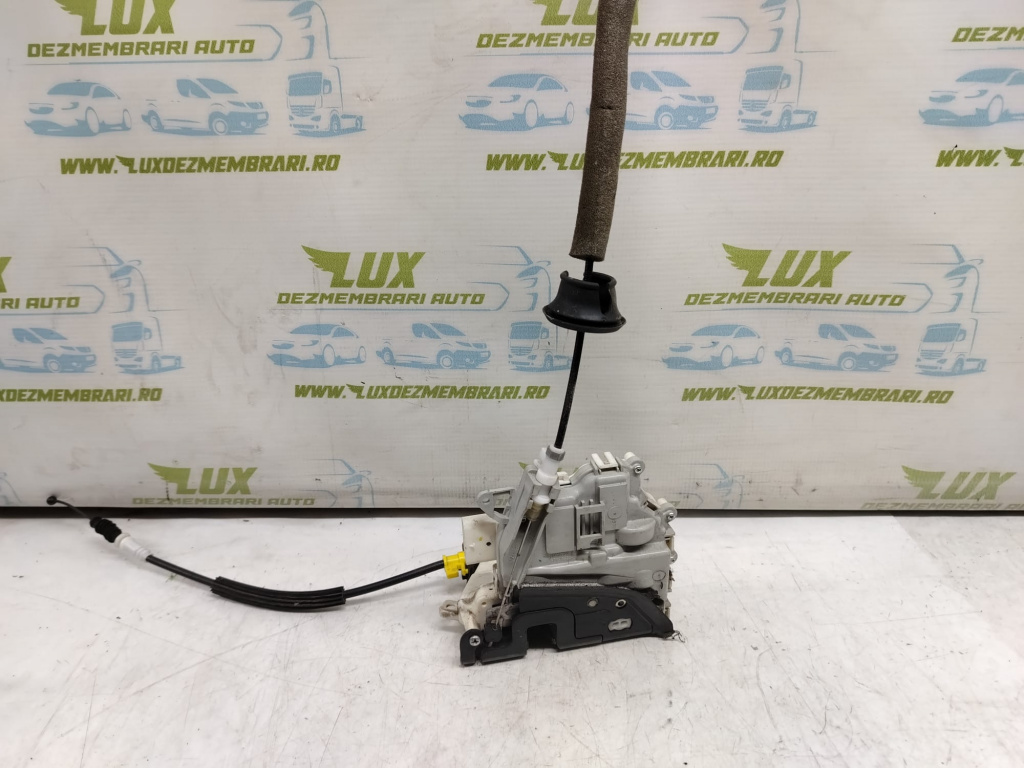 Broasca dreapta fata 8j1837016c Audi A4 B8/8K [2007 - 2011]