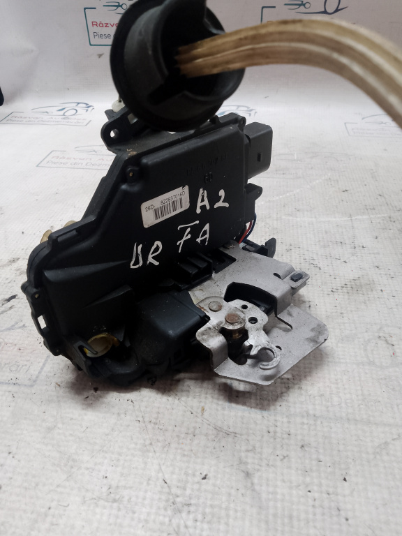 Broasca dreapta fata Audi A2 2005, 8Z2837016D