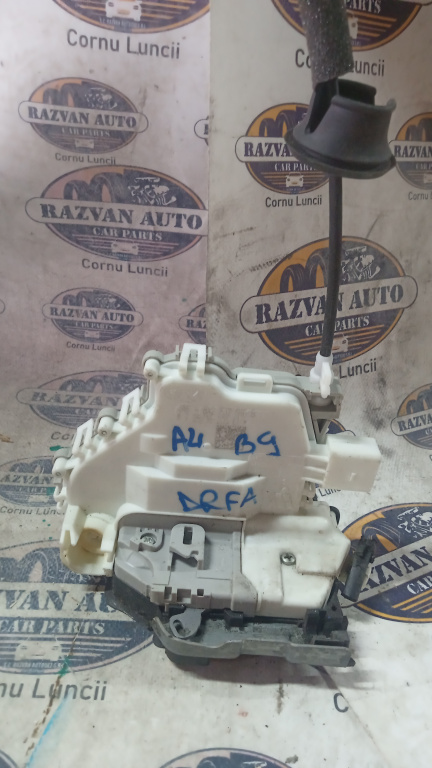 Broasca dreapta fata Audi A4 B9 2016, 8X2827016B