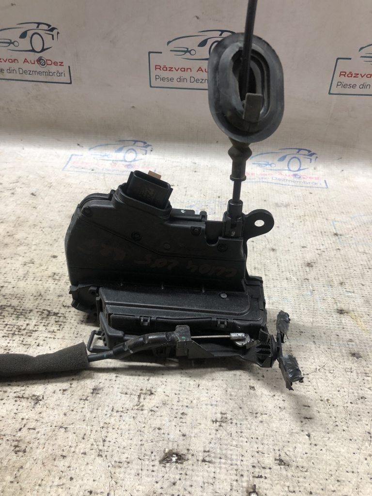 Broasca dreapta fata Renault Clio 4 1.5 Motorina 2017, 805021989R
