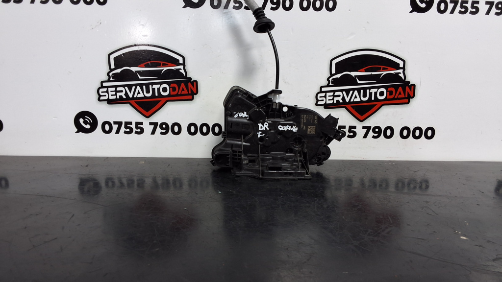 Broasca dreapta fata Skoda Octavia 4 (2019->) 1.5 Benzina 2024, 3J1837016A