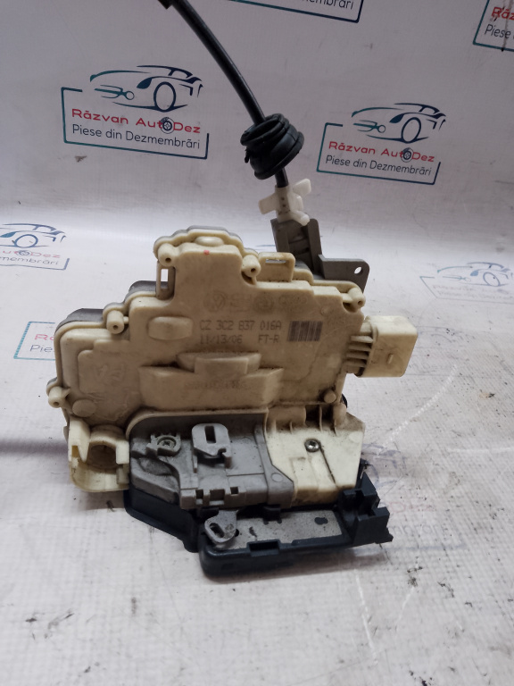 Broasca dreapta fata Volkswagen Passat B6 2006, 3C2837016A