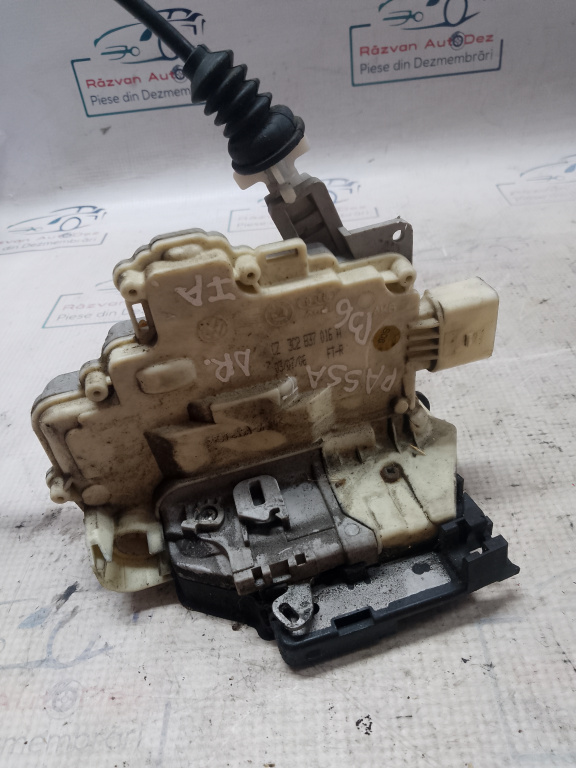 Broasca dreapta fata Volkswagen Passat B6 2007, 3C2837016H