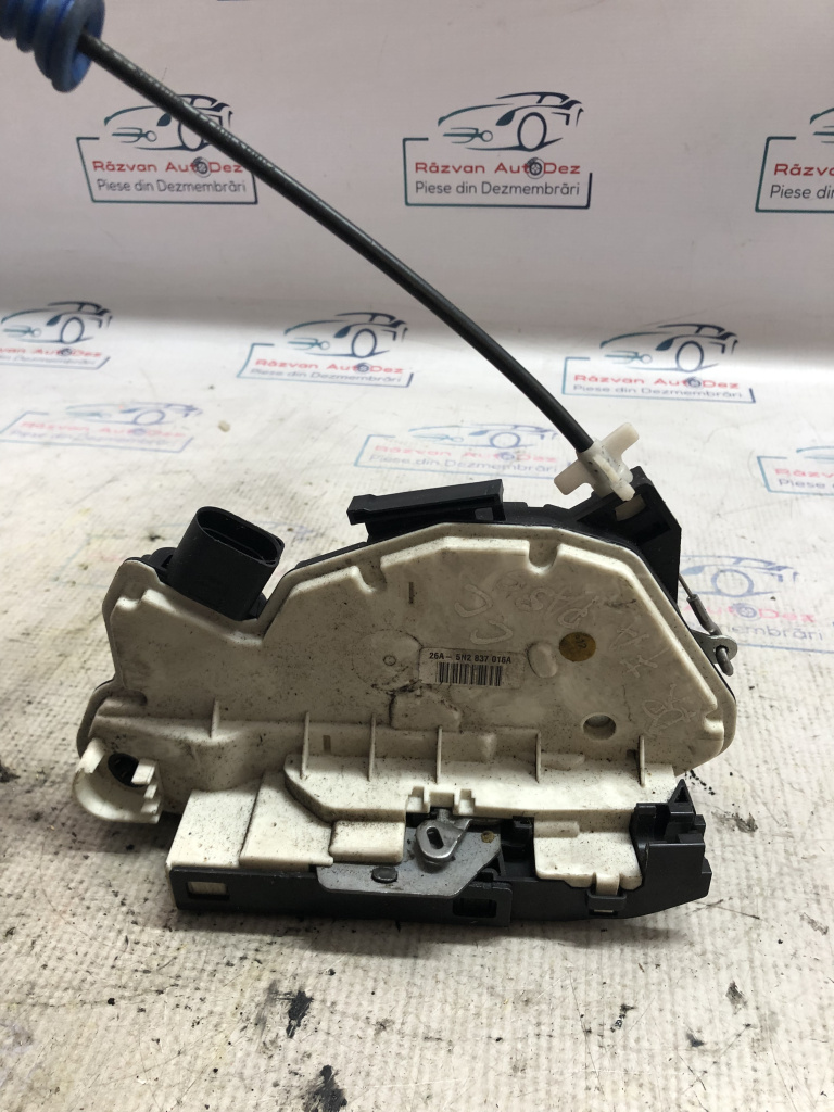 Broasca dreapta fata Volkswagen Passat CC 2009, 5N2837016A