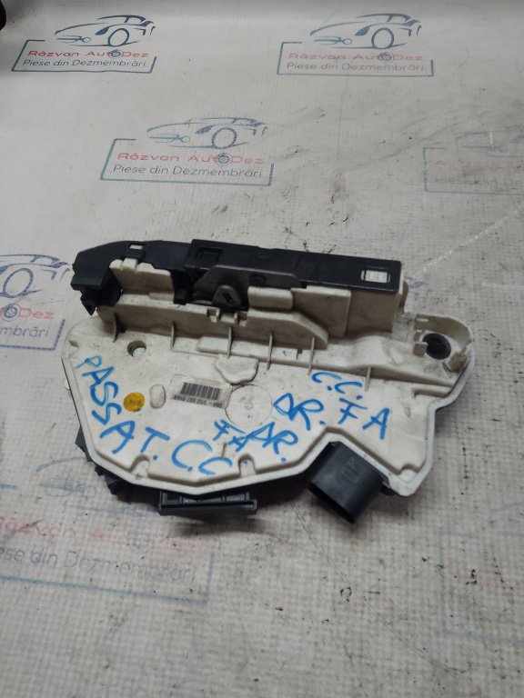 Broasca dreapta fata Volkswagen Passat CC 2011, 5N2837016A