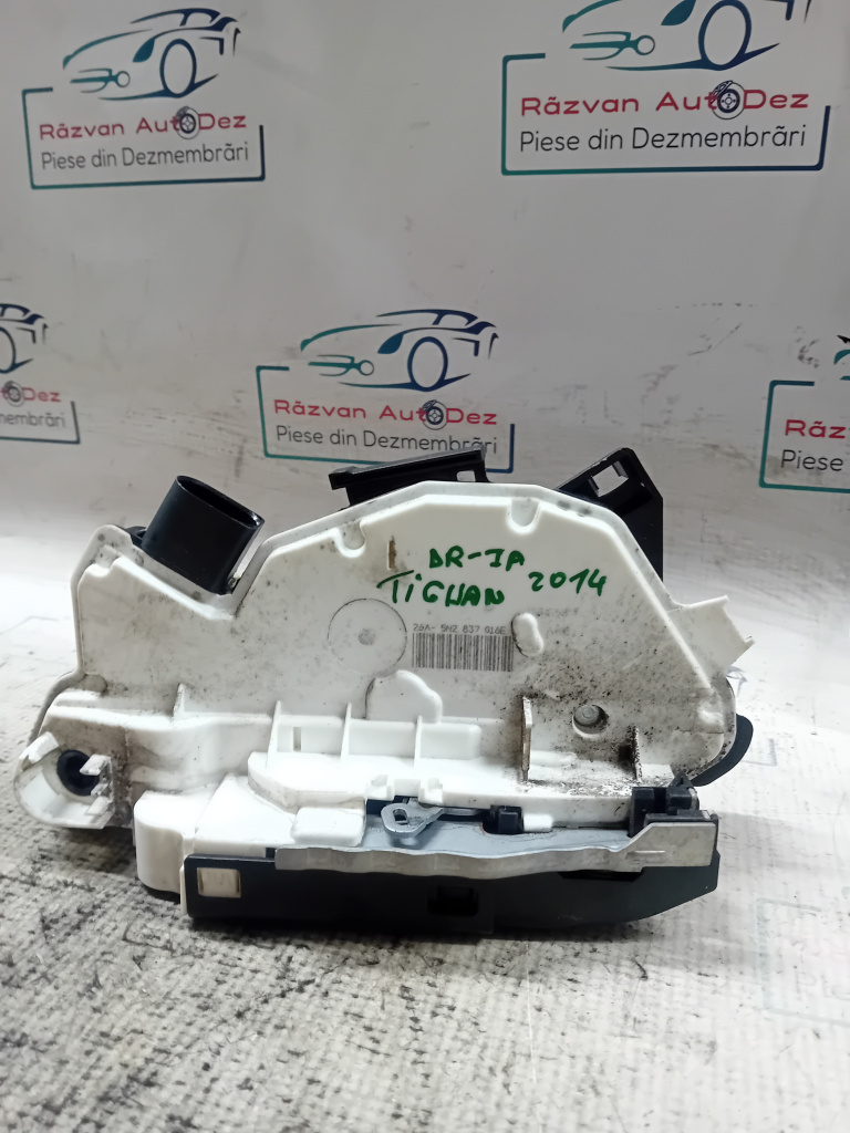 Broasca dreapta fata Volkswagen Tiguan 2014, 5N2837016E