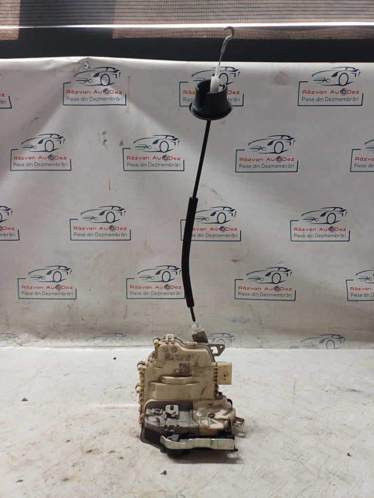 Broasca dreapta spate Audi A4 B8 - Motorina 2011, 8K0839016C