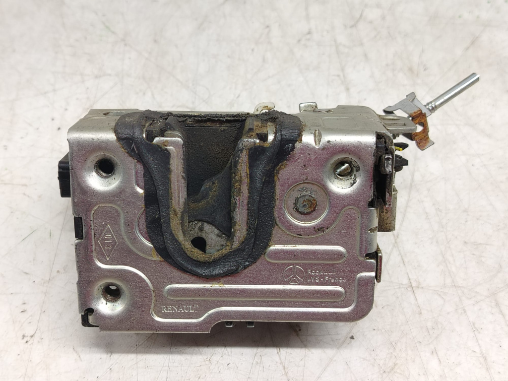 Broasca dreapta spate Dacia Sandero [200