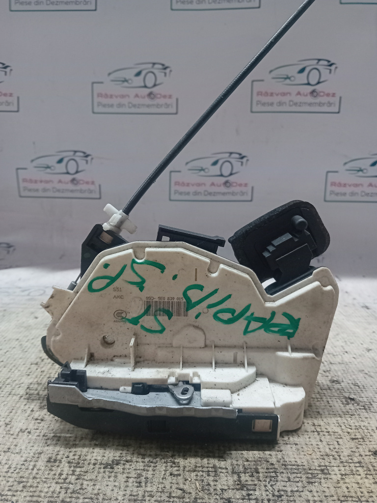 Broasca dreapta spate Skoda RAPID 2014, 5E0839015