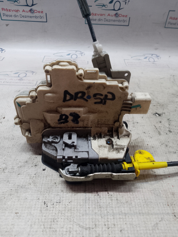 Broasca dreapta spate Volkswagen Passat B8 2015, 8K0839016