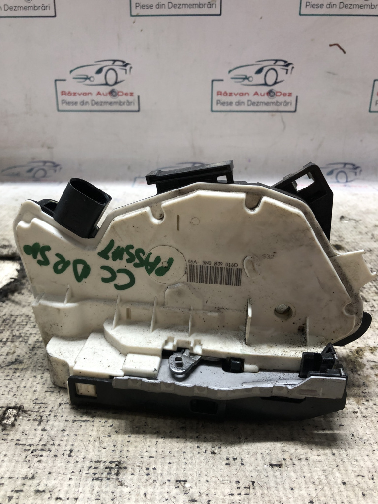 Broasca dreapta spate Volkswagen Passat CC 2011, 5N0839016D