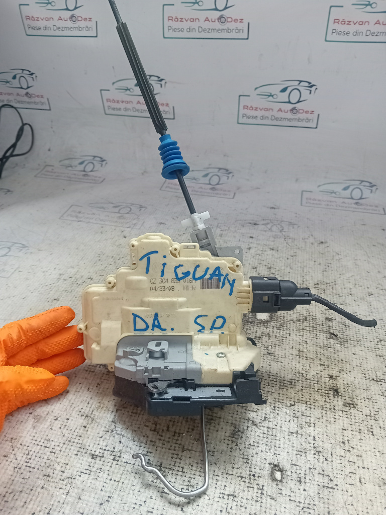 Broasca dreapta spate Volkswagen Tiguan, 3C4839016A