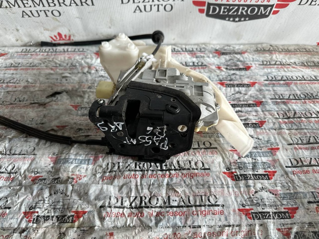 Broasca dreapta spate VW Passat B7 Sedan (362) 1.8 TSI 160 cai cod: 3C4839016A