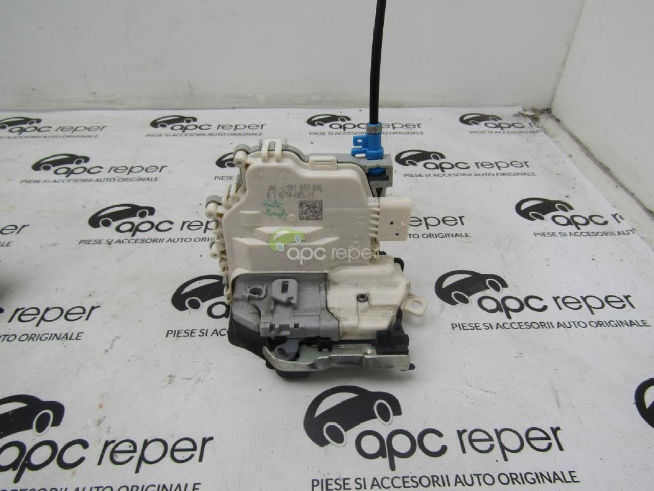 Broasca fata dreapta Audi Originala cod 8X1837016