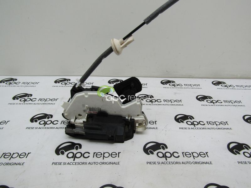 Broasca fata stanga VW Golf Sportvan 1.6 TDI motor CRK an 2015 cod  5K1837015E