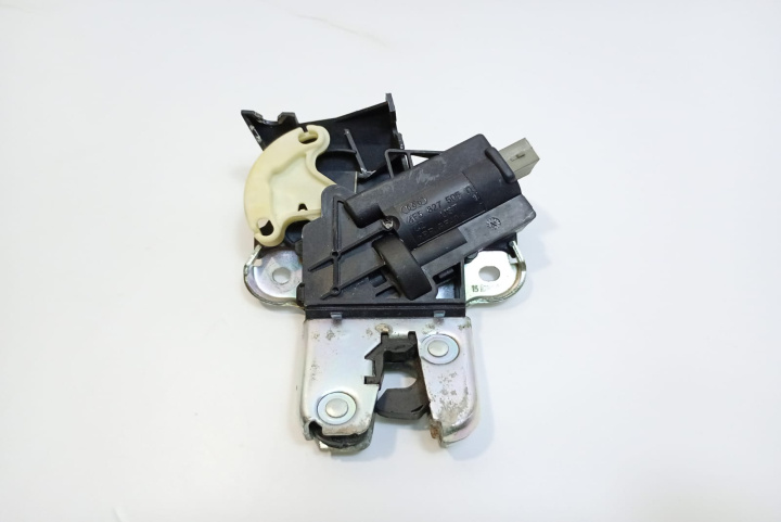 Broasca haion 4F5827505D Volkswagen VW Passat CC [2008 - 2012]