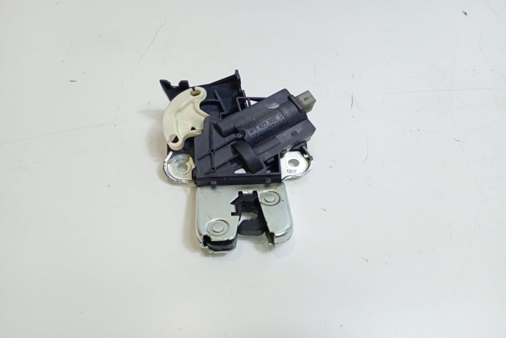 Broasca haion 4F5827505D Volkswagen VW Passat CC [2008 - 2012]