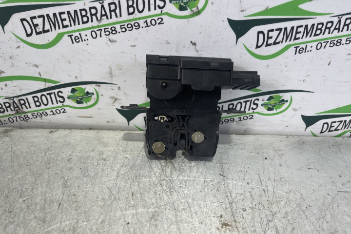 Broasca haion 8200000897B / 8200 000 897 B Renault Laguna 2 [2001 - 2005] Grandtour wagon 1.6 MT (110 hp)