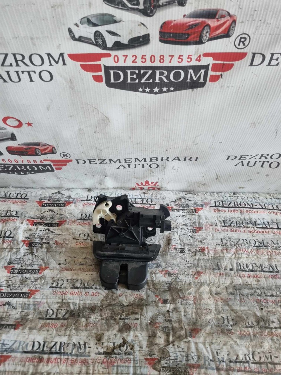 Broasca haion 8P4827505B Audi A3 8P Hatchback