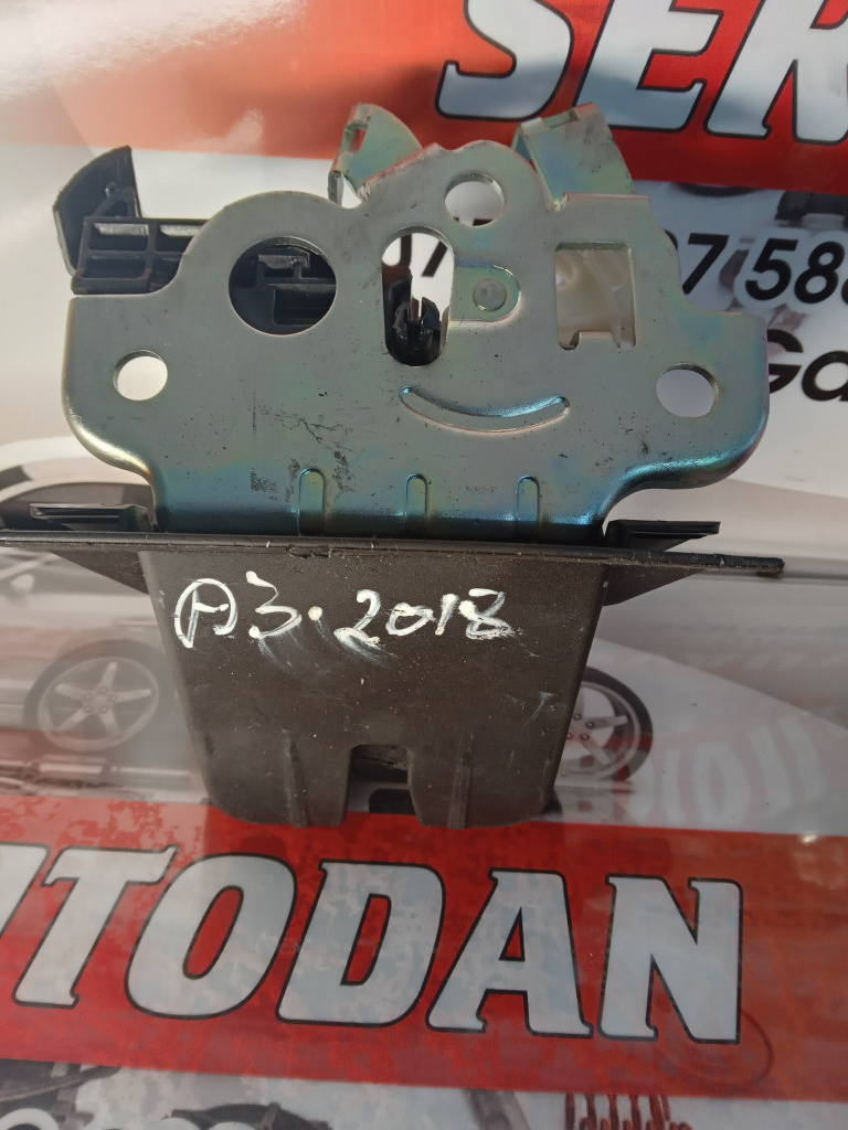 Broasca haion Audi A3 (2012-2019) [8V1] 2.0 Motorina 2018, 8R0827505A