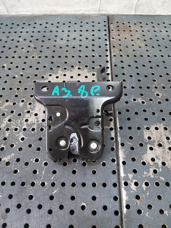 Broasca haion audi a3 8p 8p3827469a