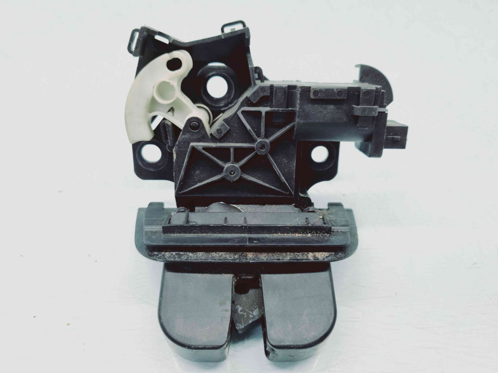 Broasca haion Audi A4 Avant (8ED, B7) [Fabr 2004-2008] 8P4827505B