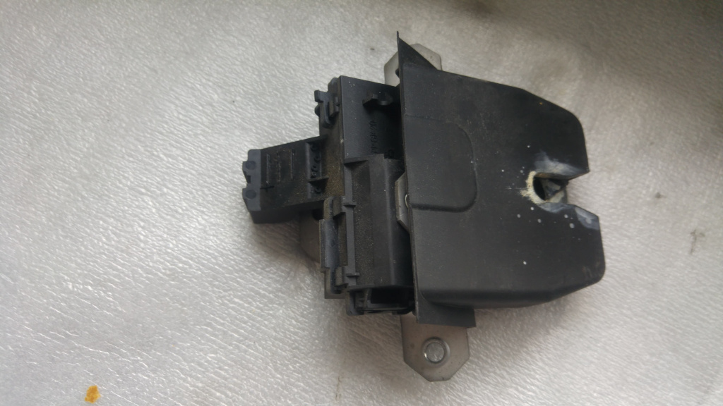 Broasca haion ford mondeo mk4 limuzina 8m51-r442a66-ac
