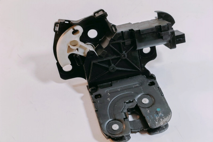 Broasca Haion portbagaj 8P4827505B Audi Q7 4L [2005 - 2009]