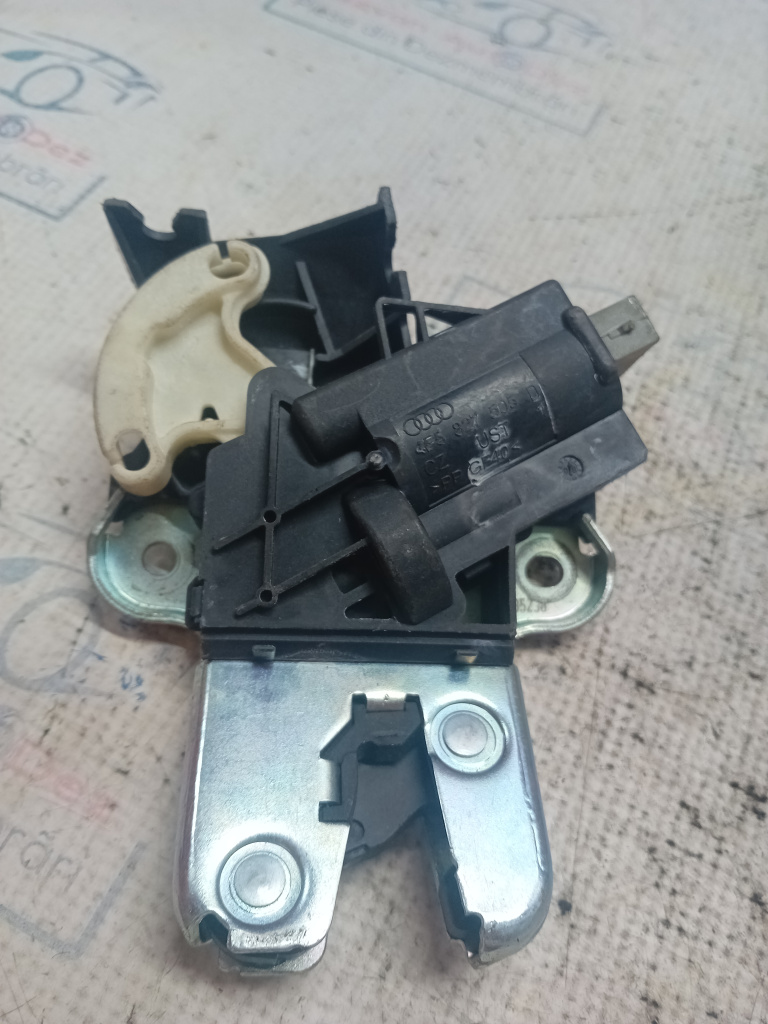 Broasca haion Volkswagen Jetta 2010, 4F5827505