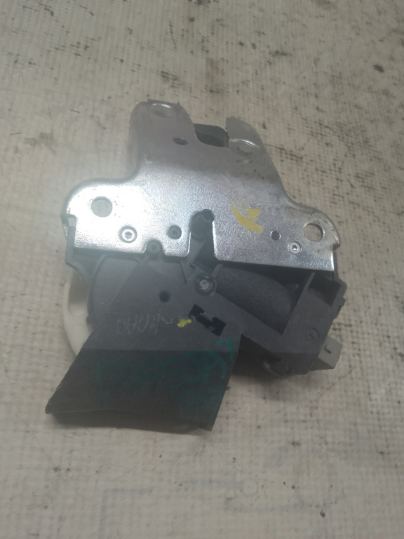 Broasca haion Volkswagen Passat B7 2011, 4F5827505D