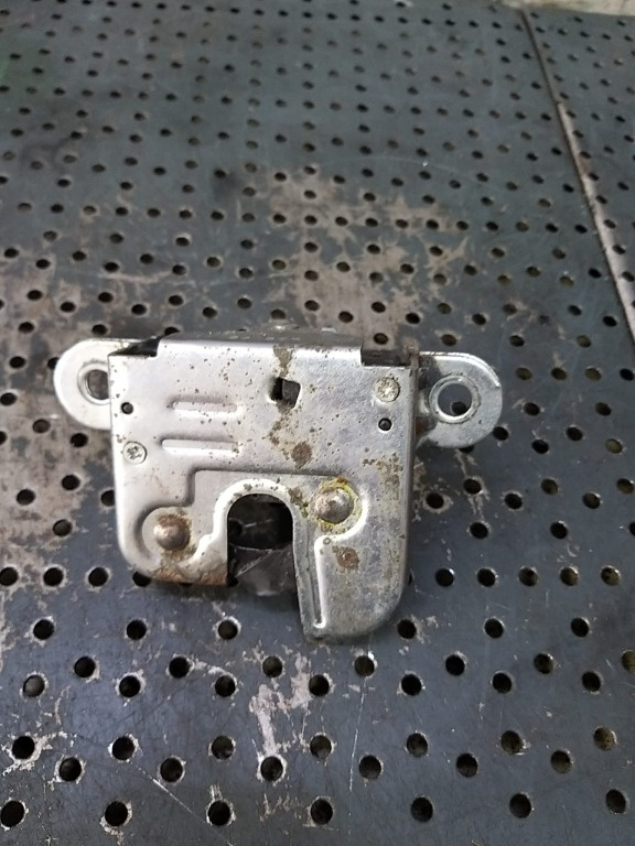 Broasca haion vw passat b6 3c