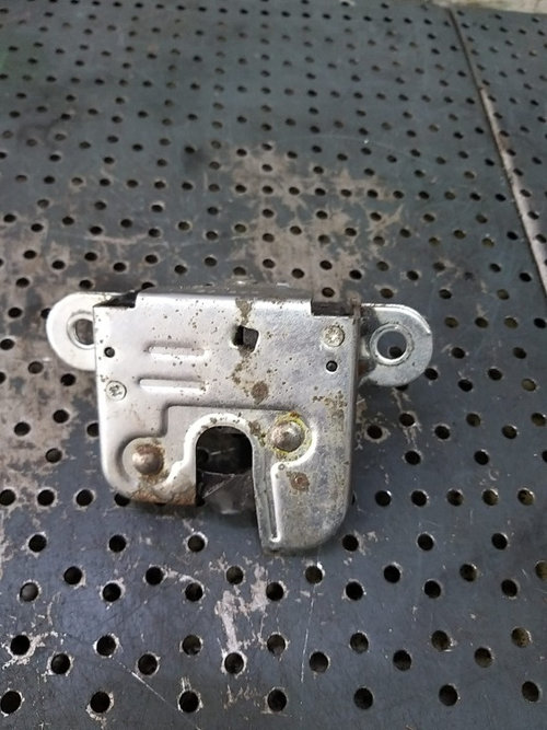 Broasca haion vw passat b6 3c