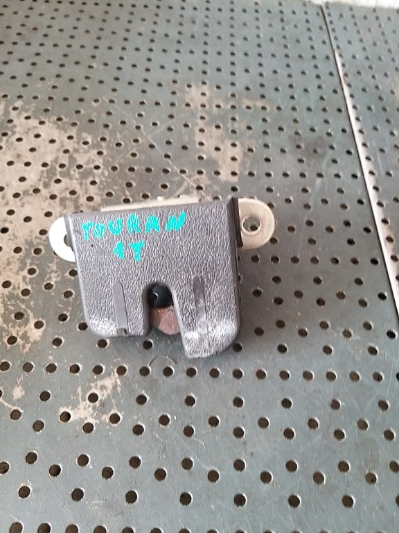 Broasca haion vw touran 1t 1t0822505f