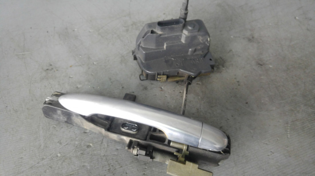 Broasca iala cu maner dreapta spate renault laguna 2