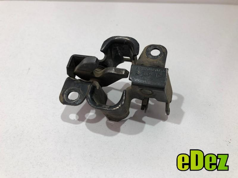 Broasca incuietoare capota Mercedes C-Class (2001-2007) [W203] a2038800060