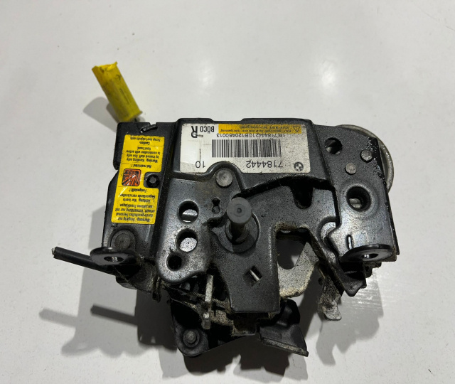 Broasca incuietoare dreapta capota motor 7184442 BMW Seria 5 F10 [2009 - 2013]