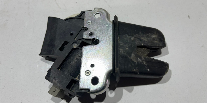 Broasca incuietoare haion 4f5827505 Audi A5 8T [2007 - 2011]