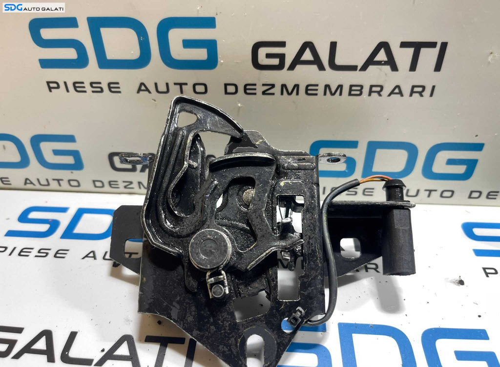 Broasca Incuietoare pentru Capota Motor Volkswagen Passat B5.5 2001 - 2005 Cod 3B0823509R [B3405]