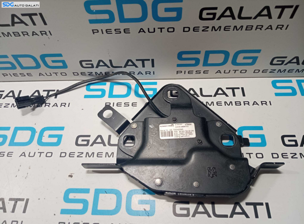 Broasca Incuietoare Stanga pentru Mecanism Blocare Decapotare Plafon Tavan Peugeot 207 CC Cabrio Decapotabil 2007 - 2014 Cod 9680079380 [B3390]