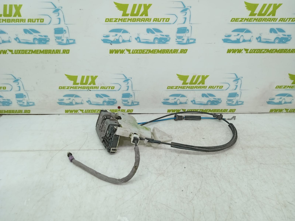 Broasca incuietoare stanga spate a2047302135 Mercedes-Benz C-Class W204/S204 [2007 - 2012]