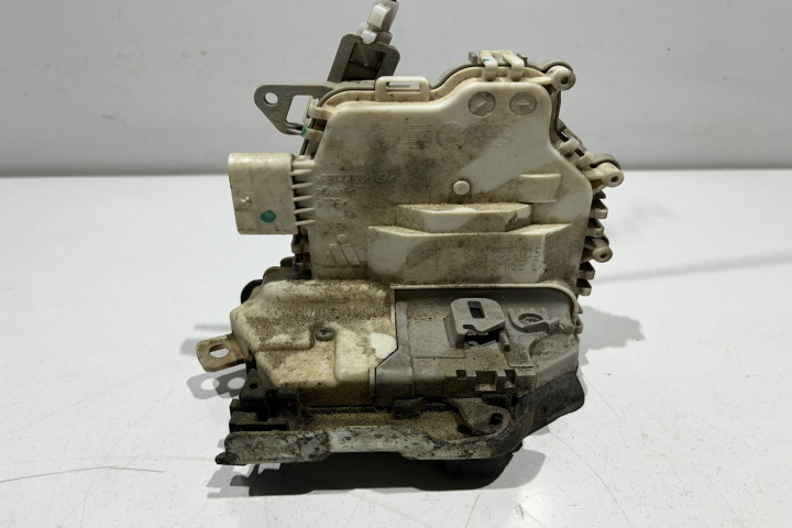 Broasca incuietoare usa dreapta fata 8J2837015D Audi A4 B8/8K [2007 - 2011]
