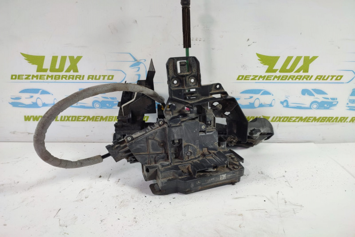 Broasca incuietoare usa dreapta fata a2220063999 Mercedes-Benz C-Class W205/S205/C205 [2014 - 2018]
