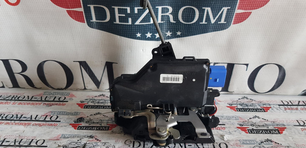 Broasca / Incuietoare usa dreapta fata VW Touareg I (7LA, 7L6, 7L7) cod 3D1837016