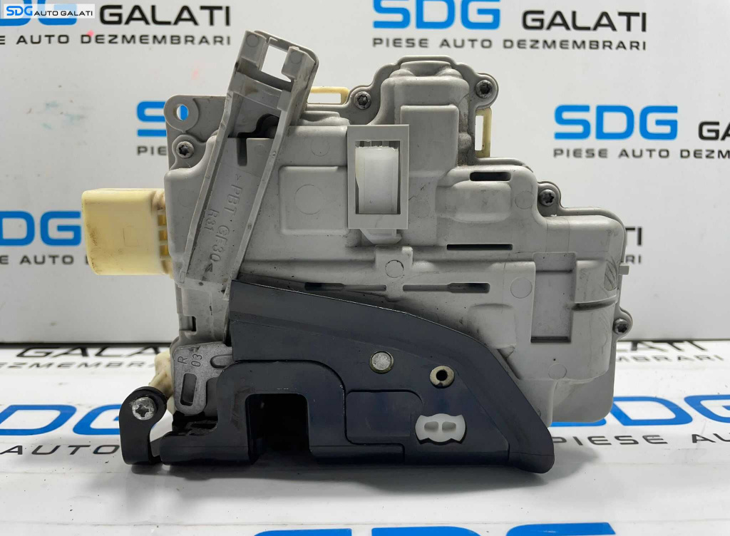 Broasca Incuietoare Usa Portiera Dreapta Fata Volkswagen Passat CC 2008 - 2012 Cod 3C1837016A [L4290]