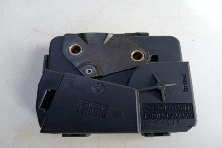 Broasca luneta haion 8218849 BMW Seria 3 E90/E91/E92/E93 [2004 - 2010]