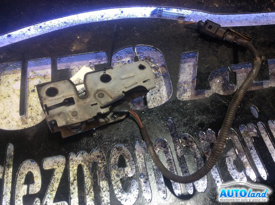 Broasca mecanism Inchidere 1k1823509e Capota Volkswagen GOLF V 1K1 2003